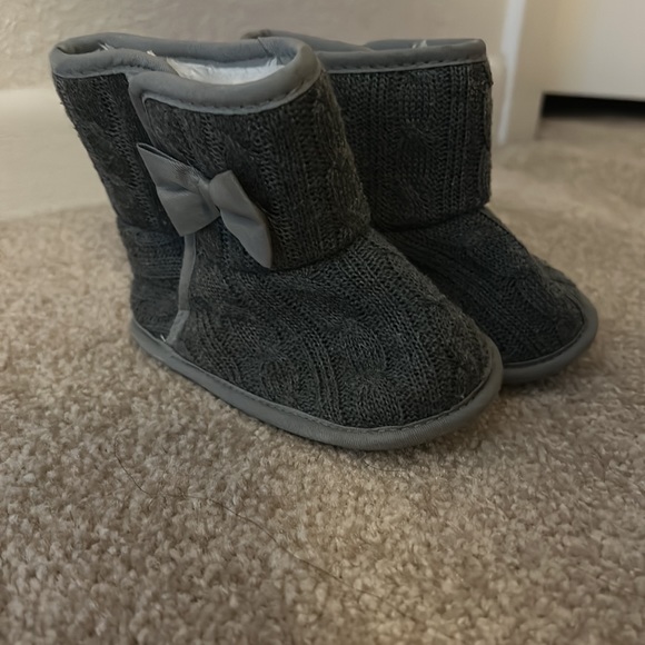 Gray boots 3-6 Months. Like new great condition!! - Picture 5 of 5